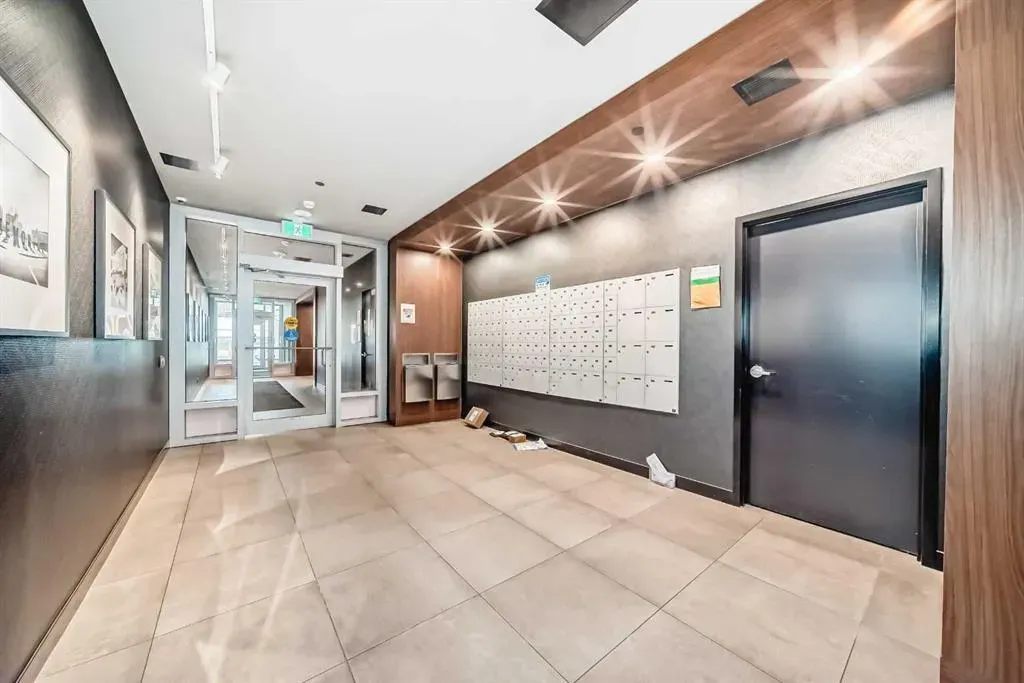 1107 Gladstone Road NW, #406