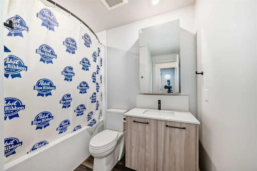 1107 Gladstone Road NW, #406