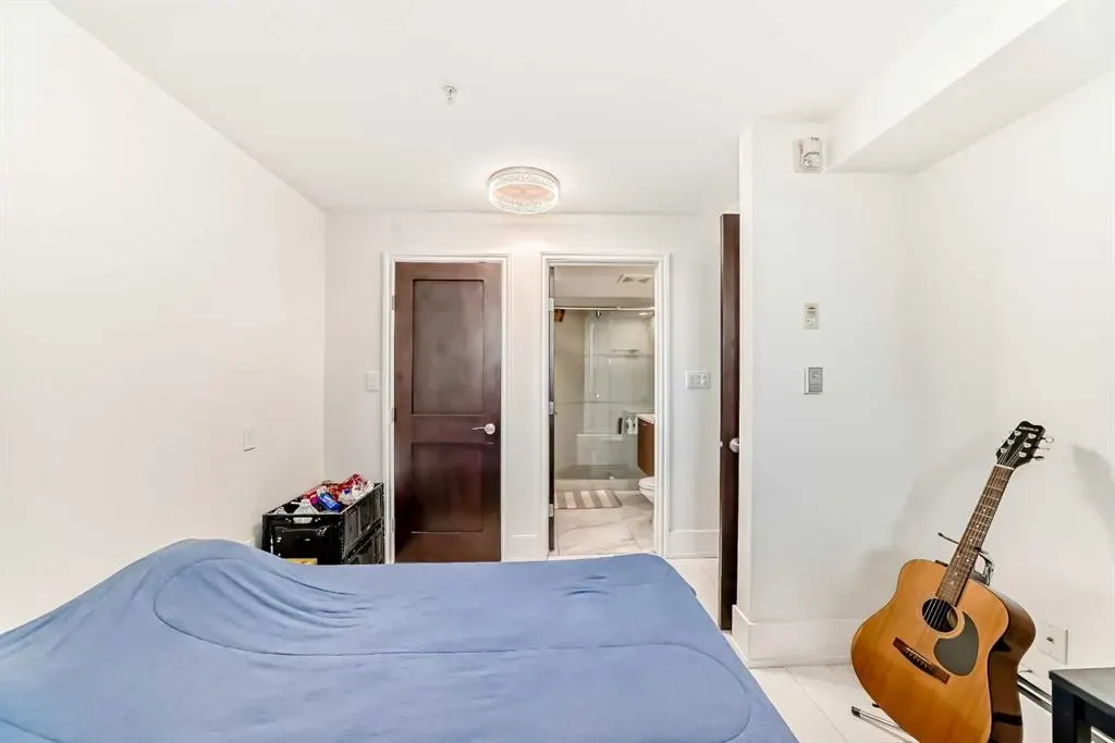 2422 Erlton Street SW, #101