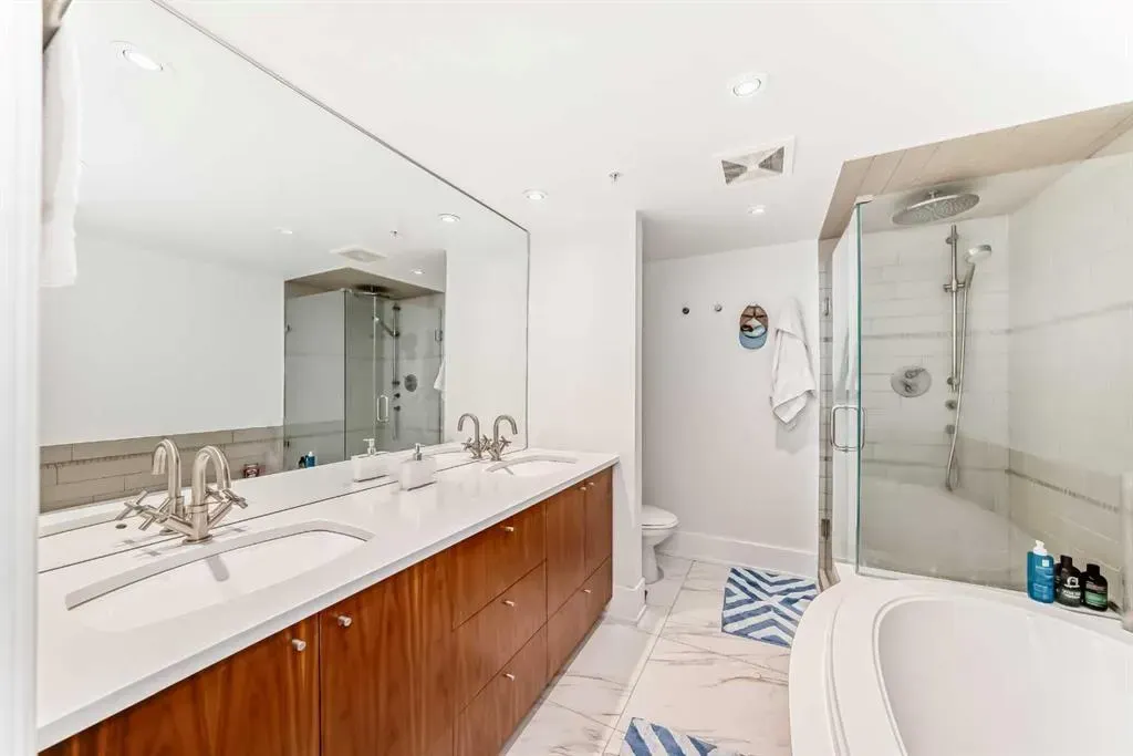 2422 Erlton Street SW, #101