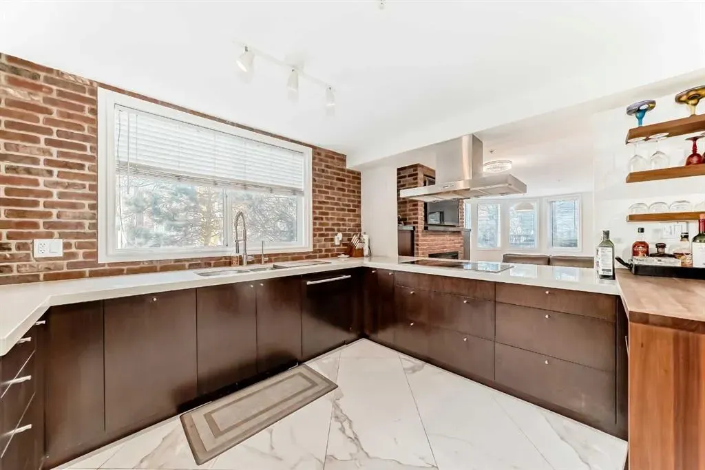 2422 Erlton Street SW, #101