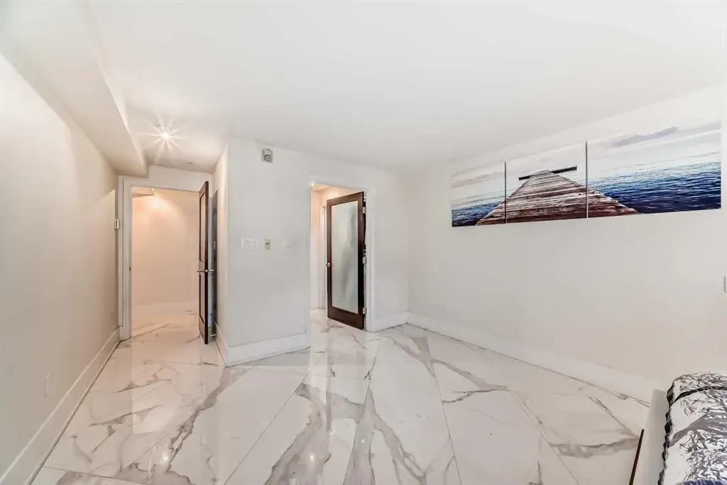 2422 Erlton Street SW, #101