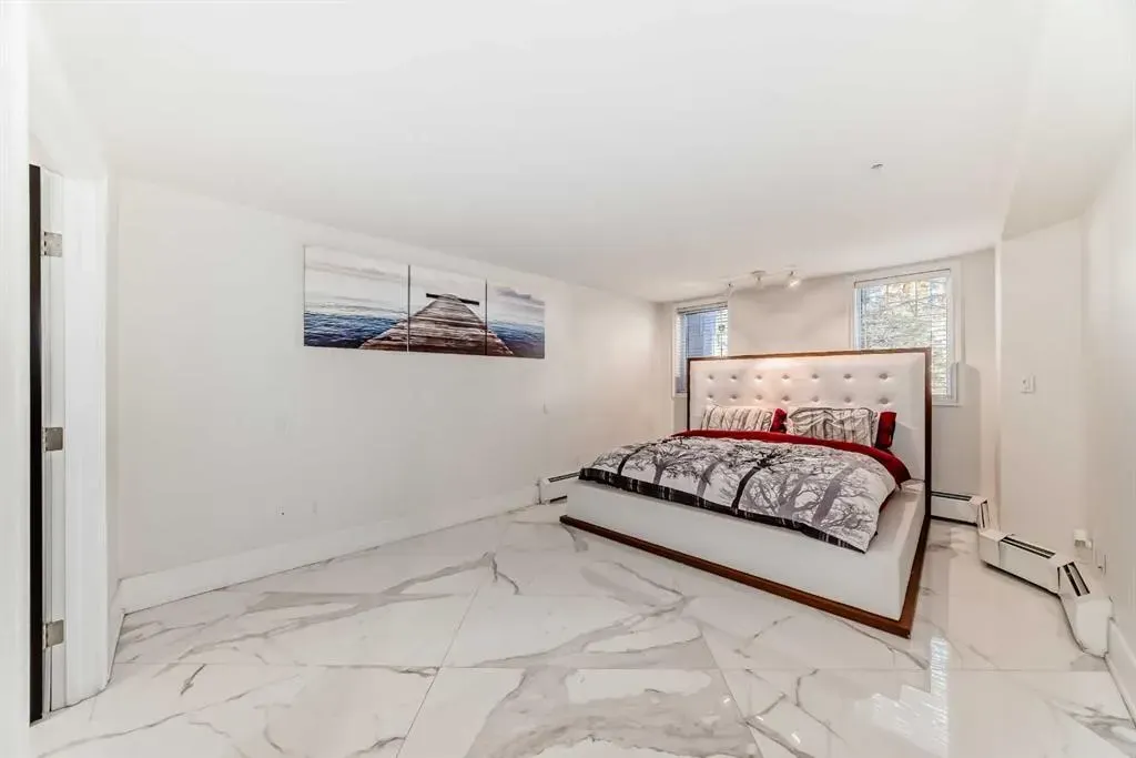 2422 Erlton Street SW, #101