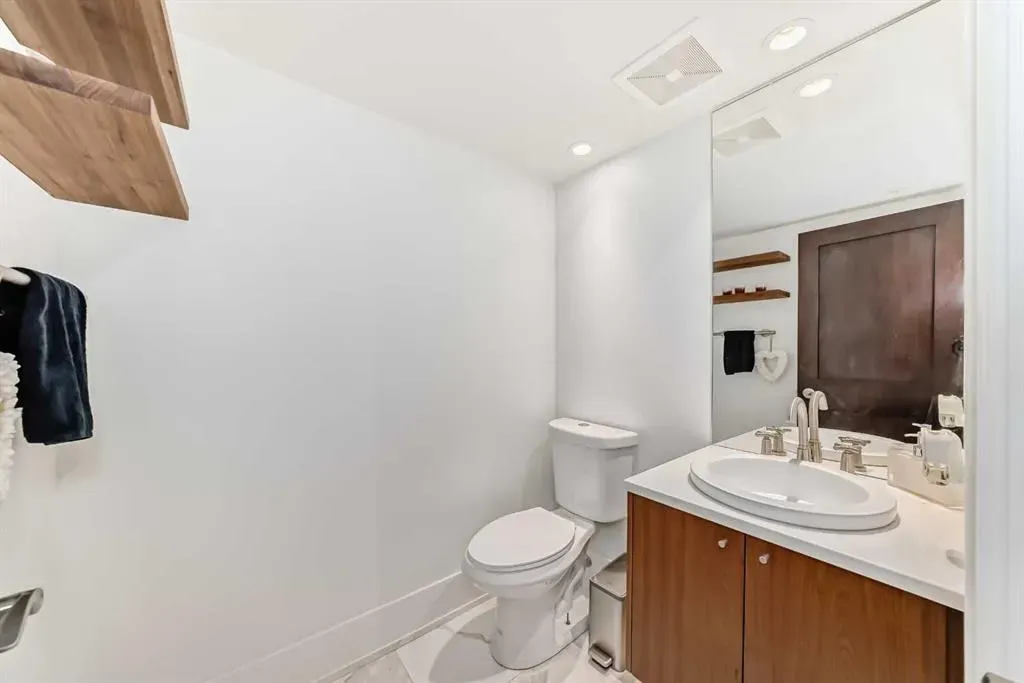 2422 Erlton Street SW, #101