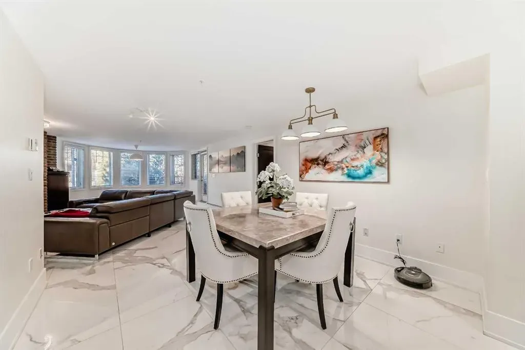 2422 Erlton Street SW, #101