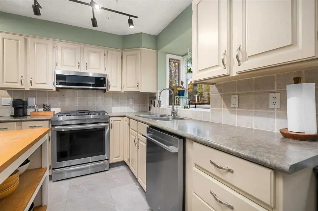 19 Deermoss Place SE