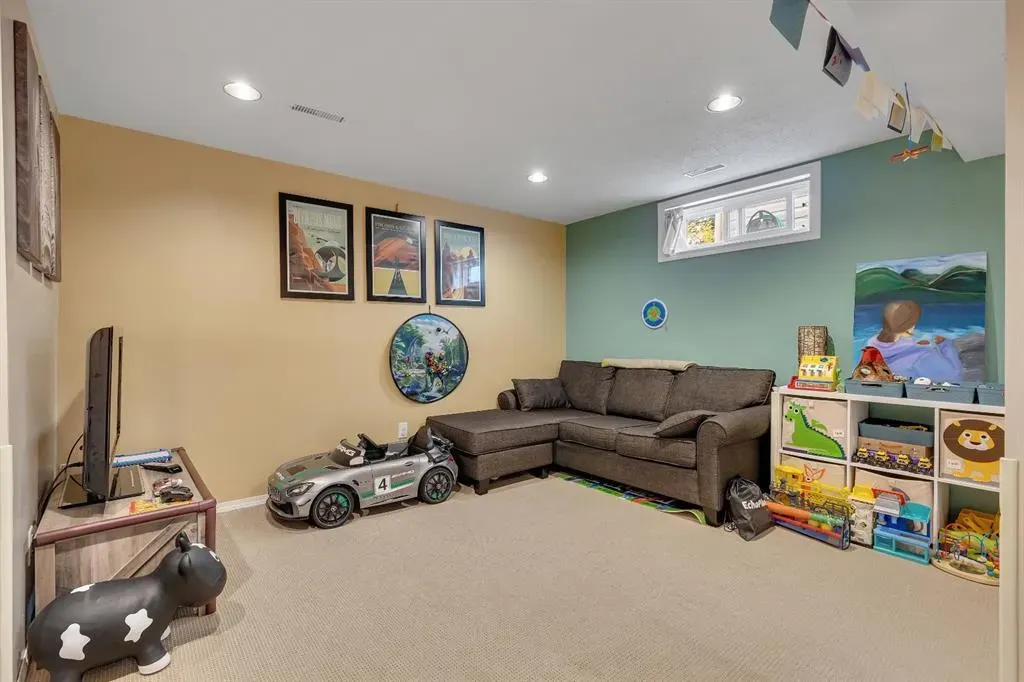 23 Millside Crescent SW