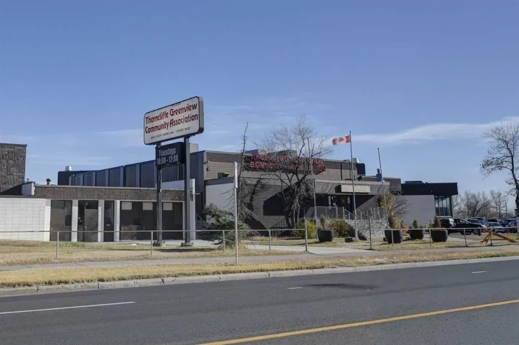 6011 Centre Street NW