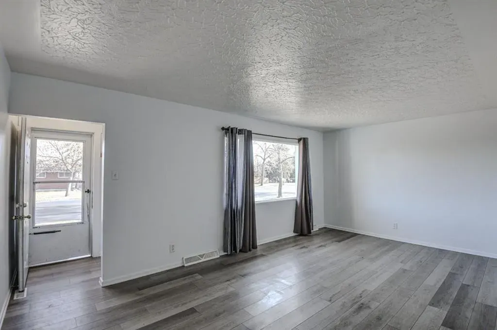 6011 Centre Street NW