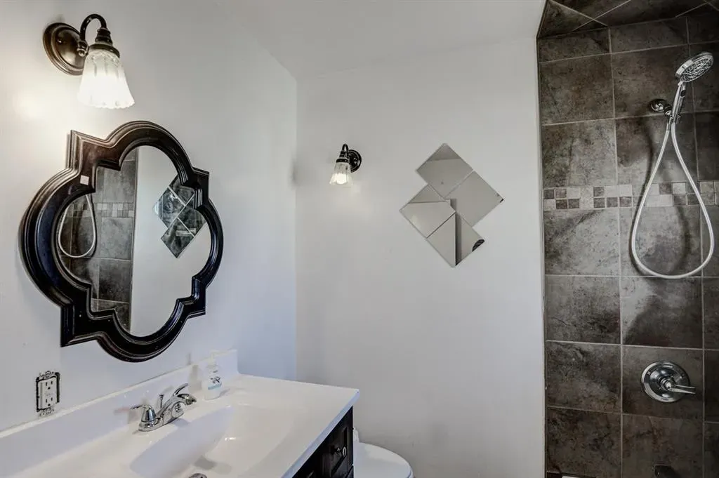 6011 Centre Street NW