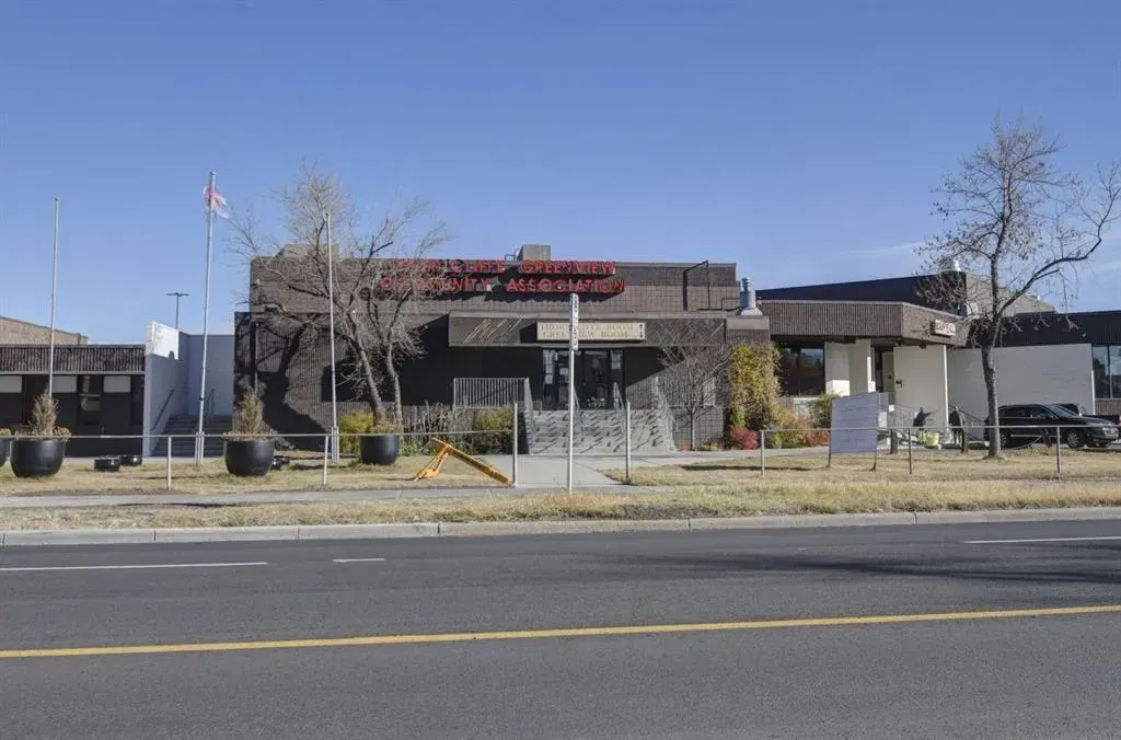 6011 Centre Street NW