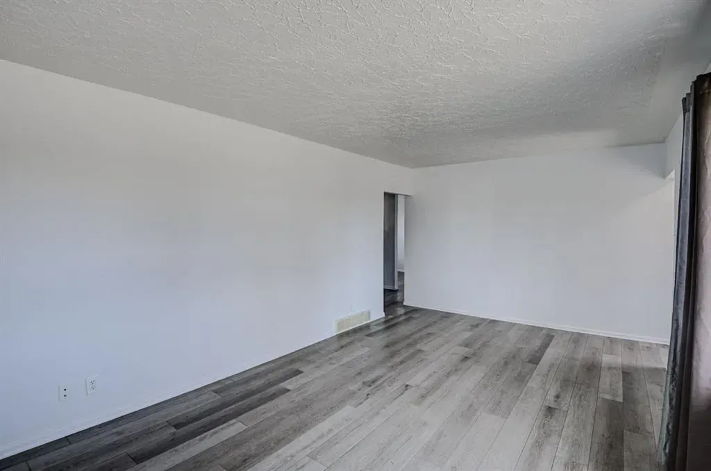 6011 Centre Street NW