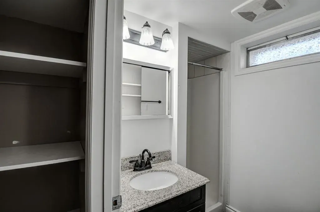 6011 Centre Street NW