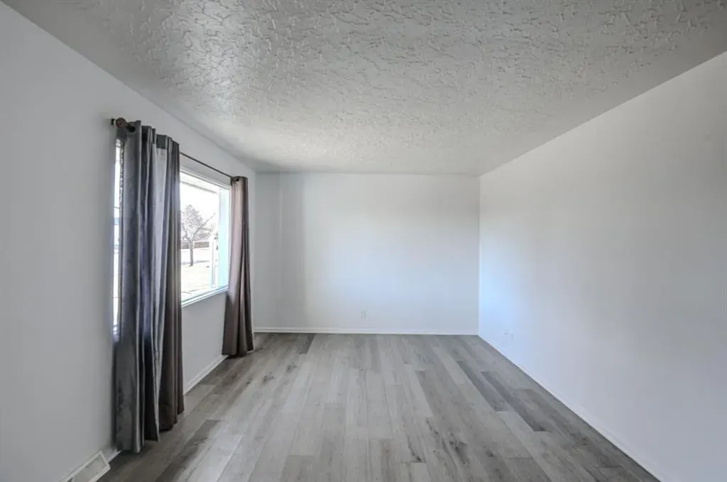 6011 Centre Street NW