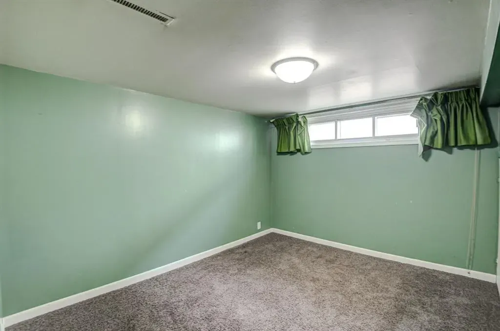 6011 Centre Street NW