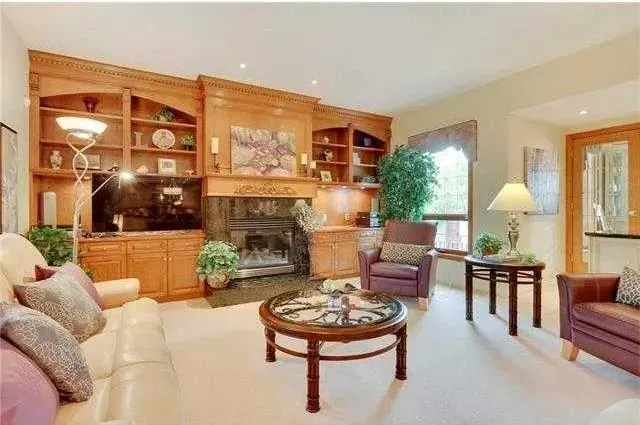 175 Pumpvalley Court SW