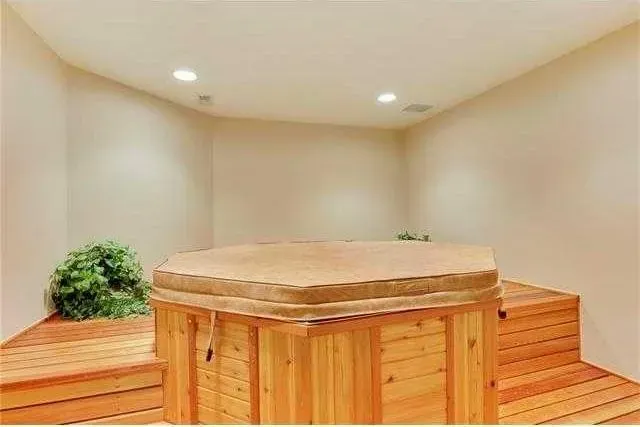 175 Pumpvalley Court SW