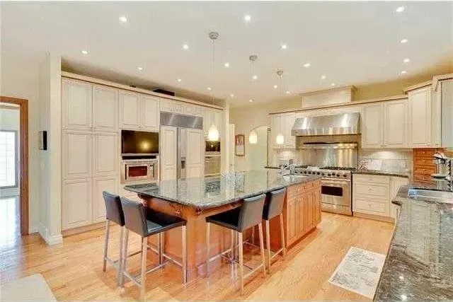 175 Pumpvalley Court SW