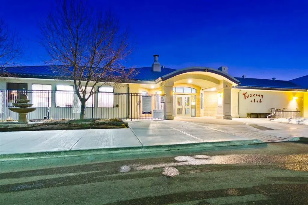 50 Tuscany Valley Rise NW