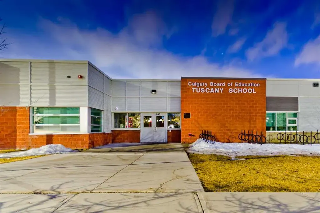 50 Tuscany Valley Rise NW