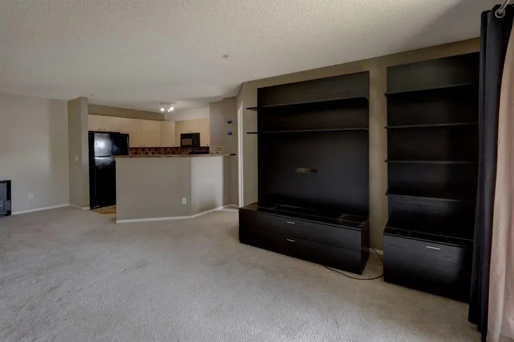 304 Mackenzie Way SW, #8118