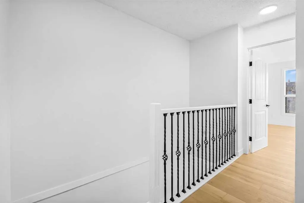 6632 Temple Drive NE