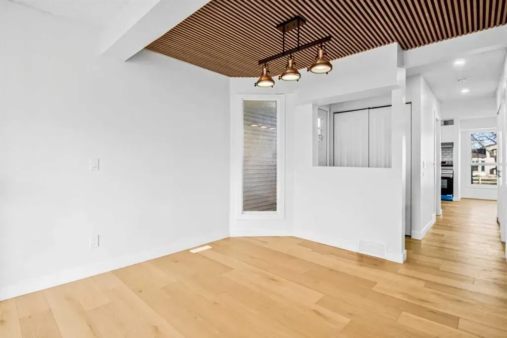 6632 Temple Drive NE