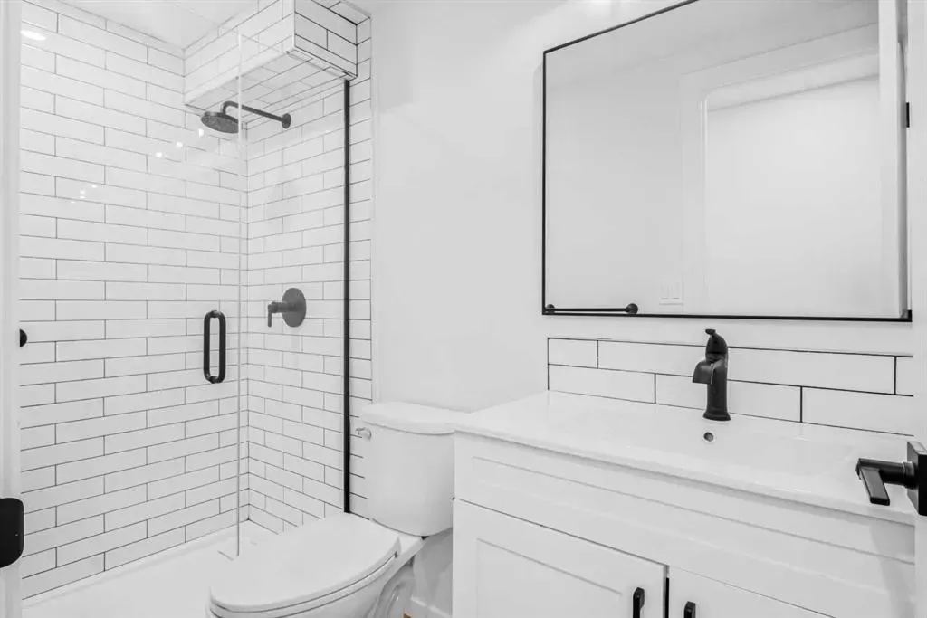 6632 Temple Drive NE