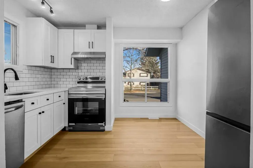 6632 Temple Drive NE