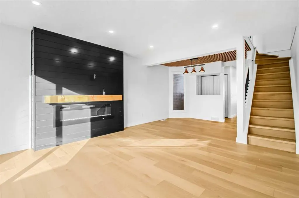 6632 Temple Drive NE