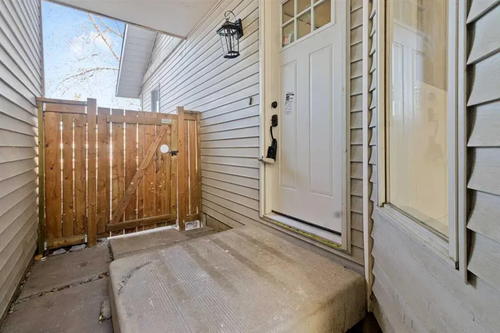 6632 Temple Drive NE