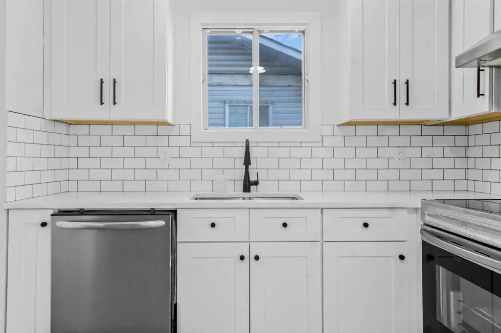 6632 Temple Drive NE