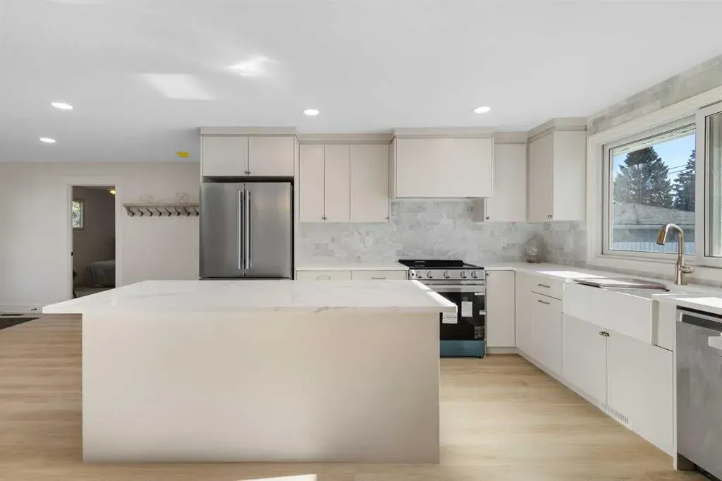 4812 Verona Drive NW