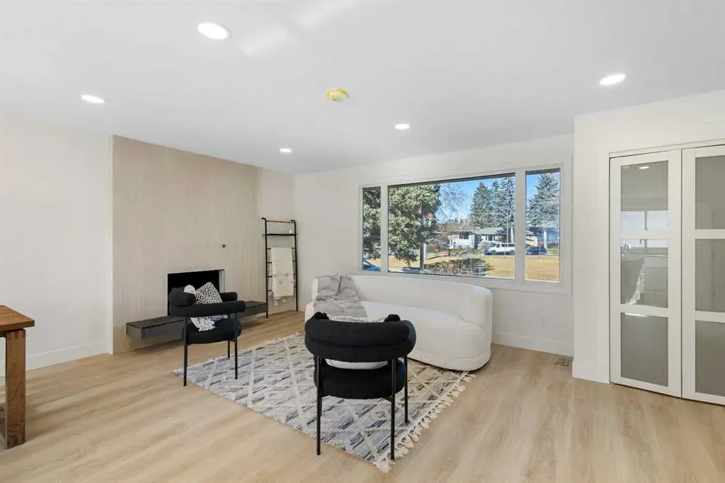 4812 Verona Drive NW