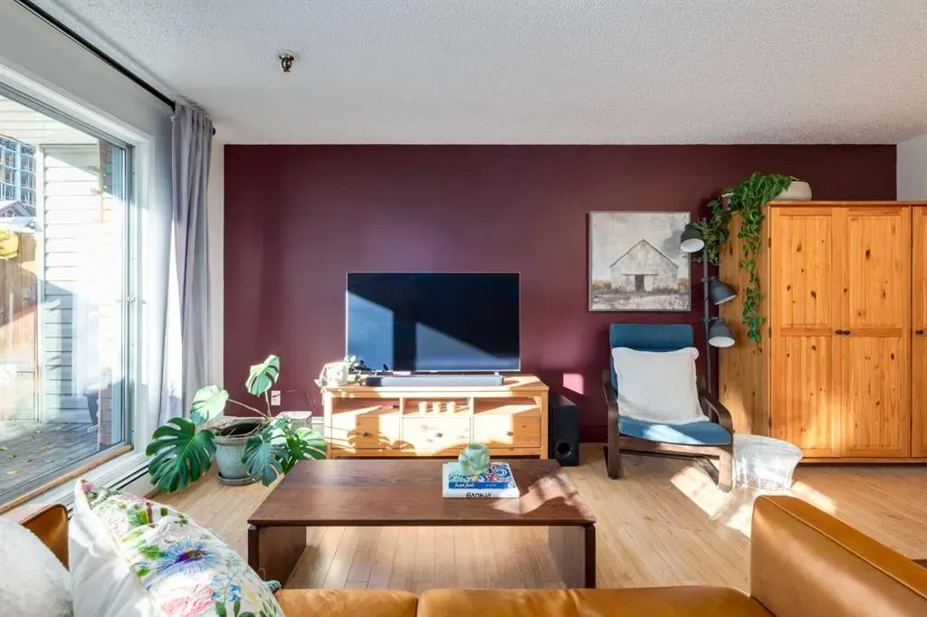 545 18 Avenue SW, #103