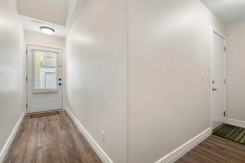 225 Bridlewood Lane SW