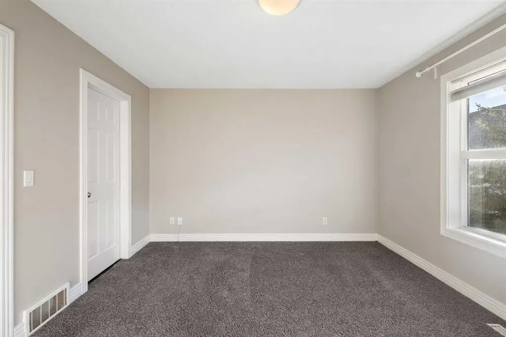 225 Bridlewood Lane SW