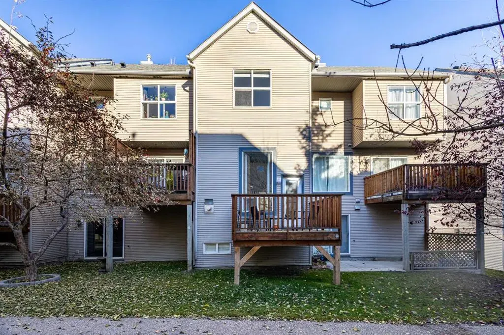 225 Bridlewood Lane SW