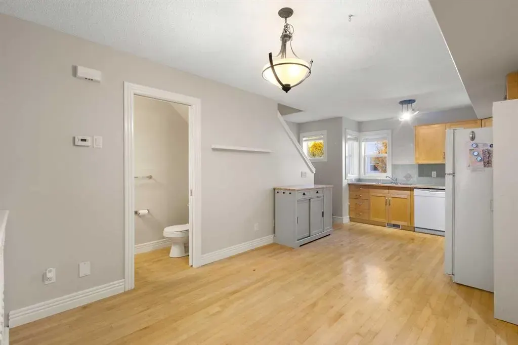 225 Bridlewood Lane SW