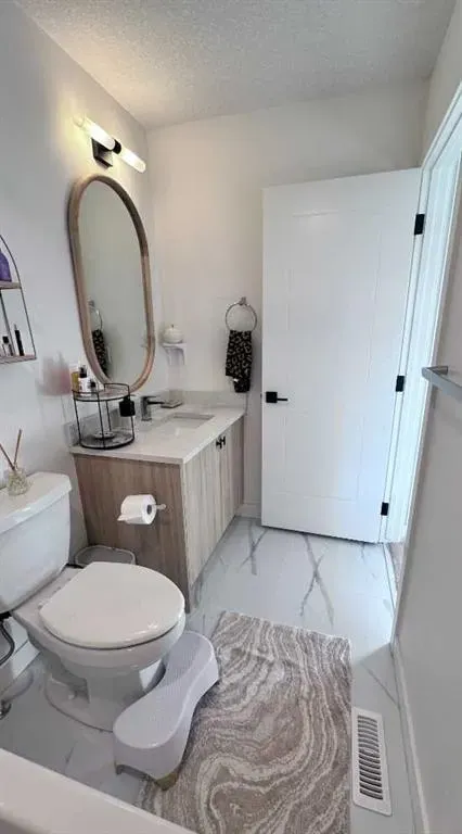 562 Seton Circle, #407