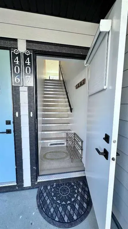 562 Seton Circle, #407