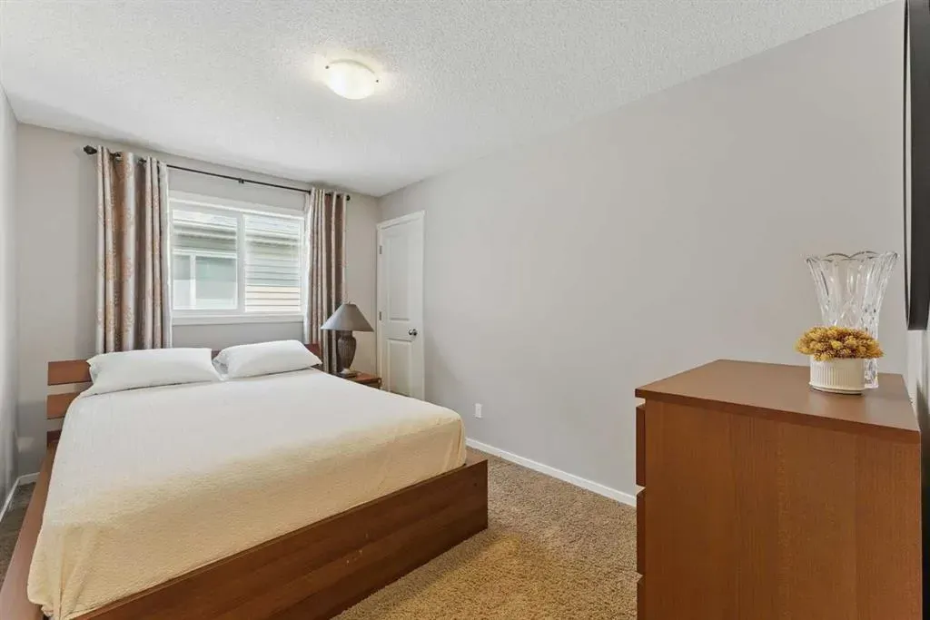 19 Sage Bank Road NW