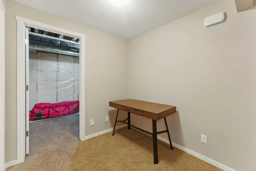 19 Sage Bank Road NW