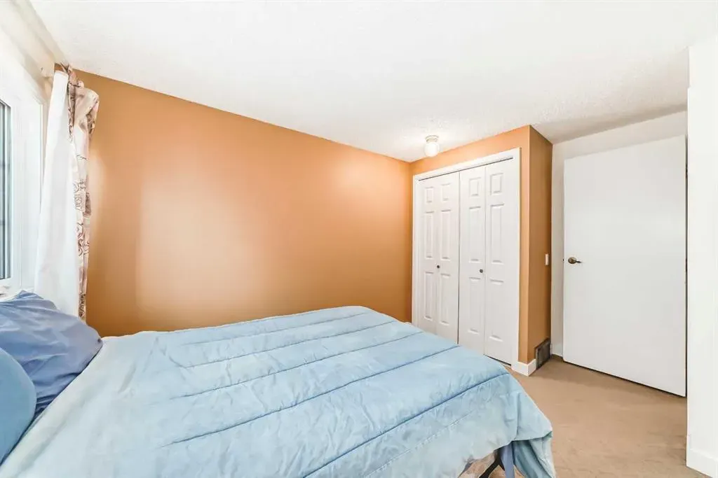 357 Point Mckay Gardens NW