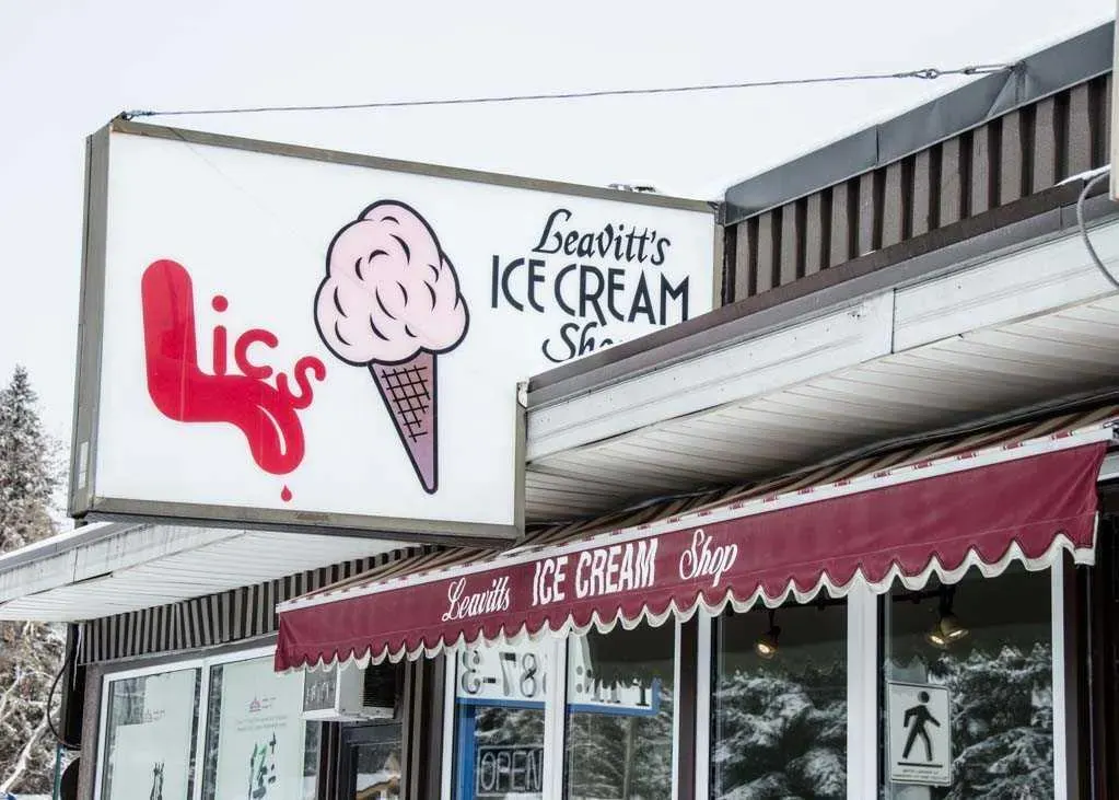 357 Point Mckay Gardens NW