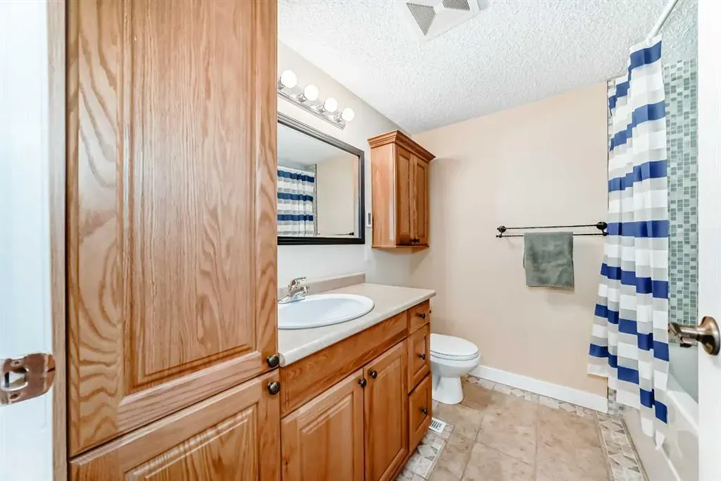 357 Point Mckay Gardens NW