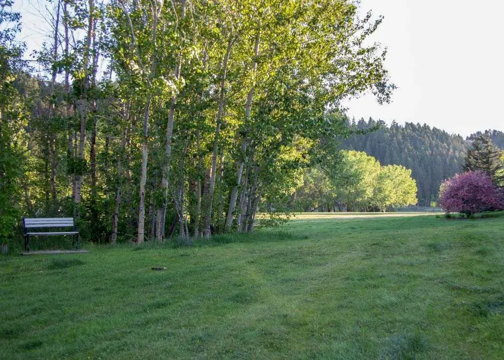 357 Point Mckay Gardens NW