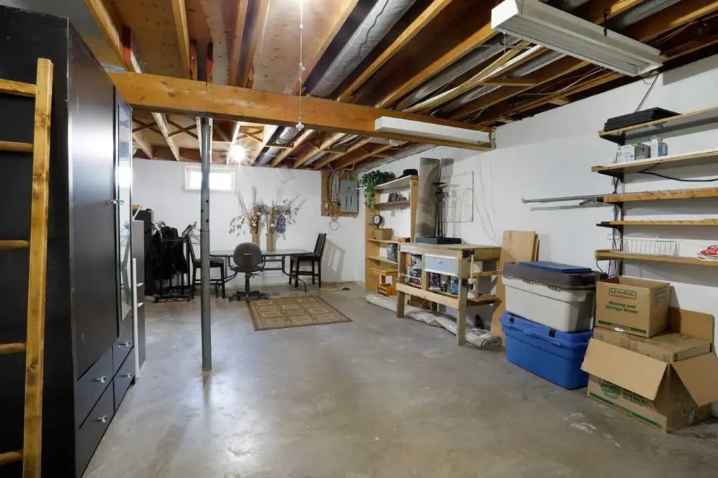 731 Parkland Drive E