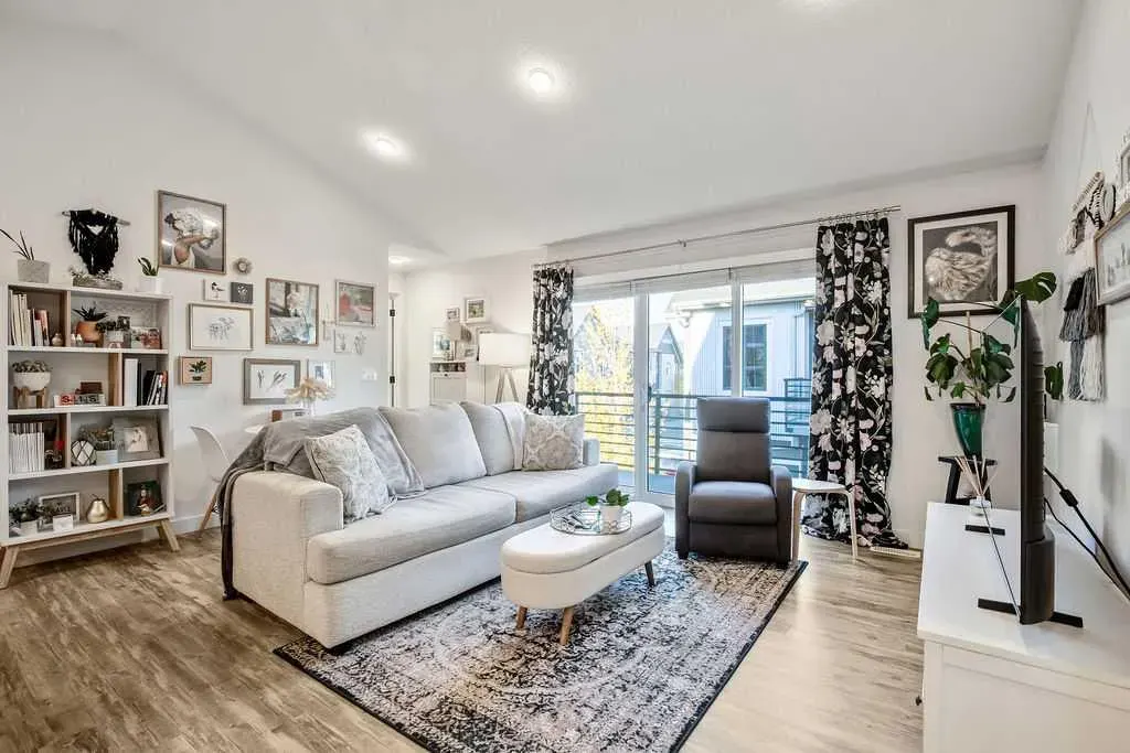 100 Walgrove Court SE, #3206