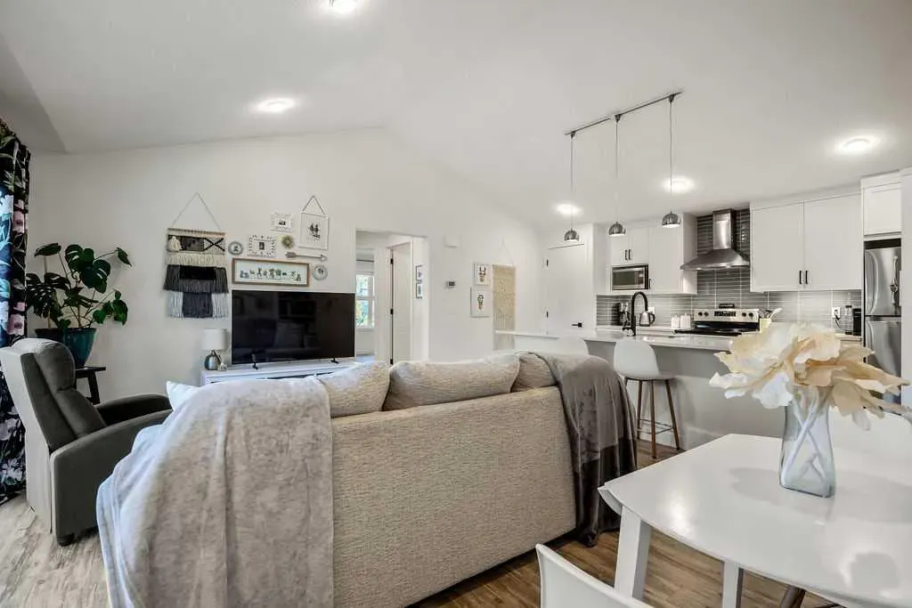 100 Walgrove Court SE, #3206